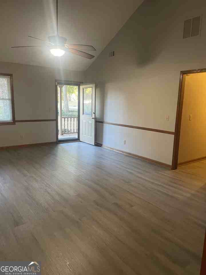 3449 Creekwood Drive Southeast - Photo 6 of 19