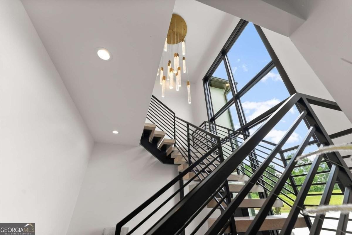 151 S Pointe Dr - Photo 3 of 50