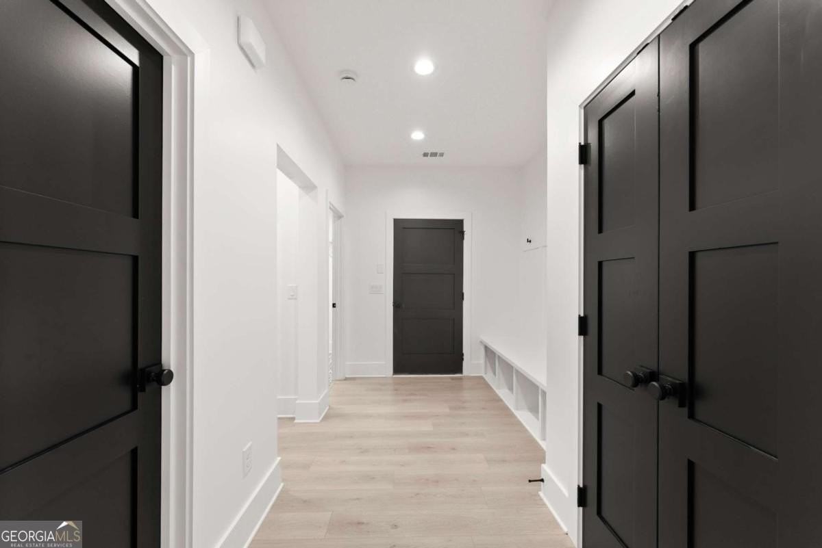 151 S Pointe Dr - Photo 4 of 50