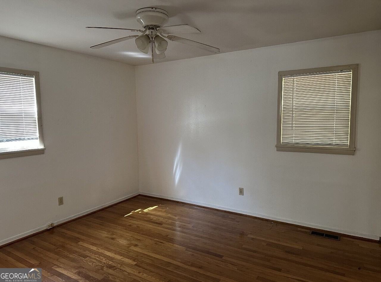 615 Harris Street - Photo 6 of 13