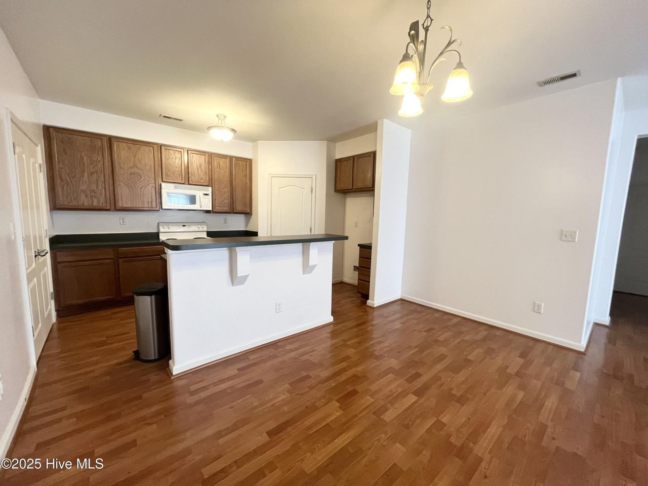 406 Osprey Cove - Photo 2 of 12