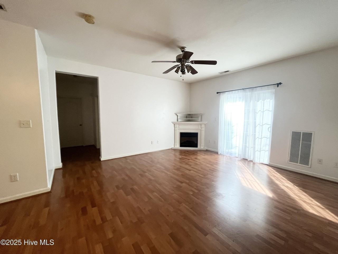 406 Osprey Cove - Photo 3 of 12