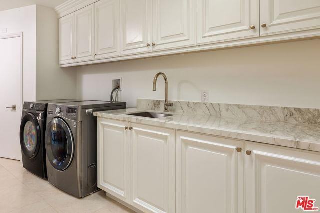 1630 Carla Ridge - Photo 2 of 8