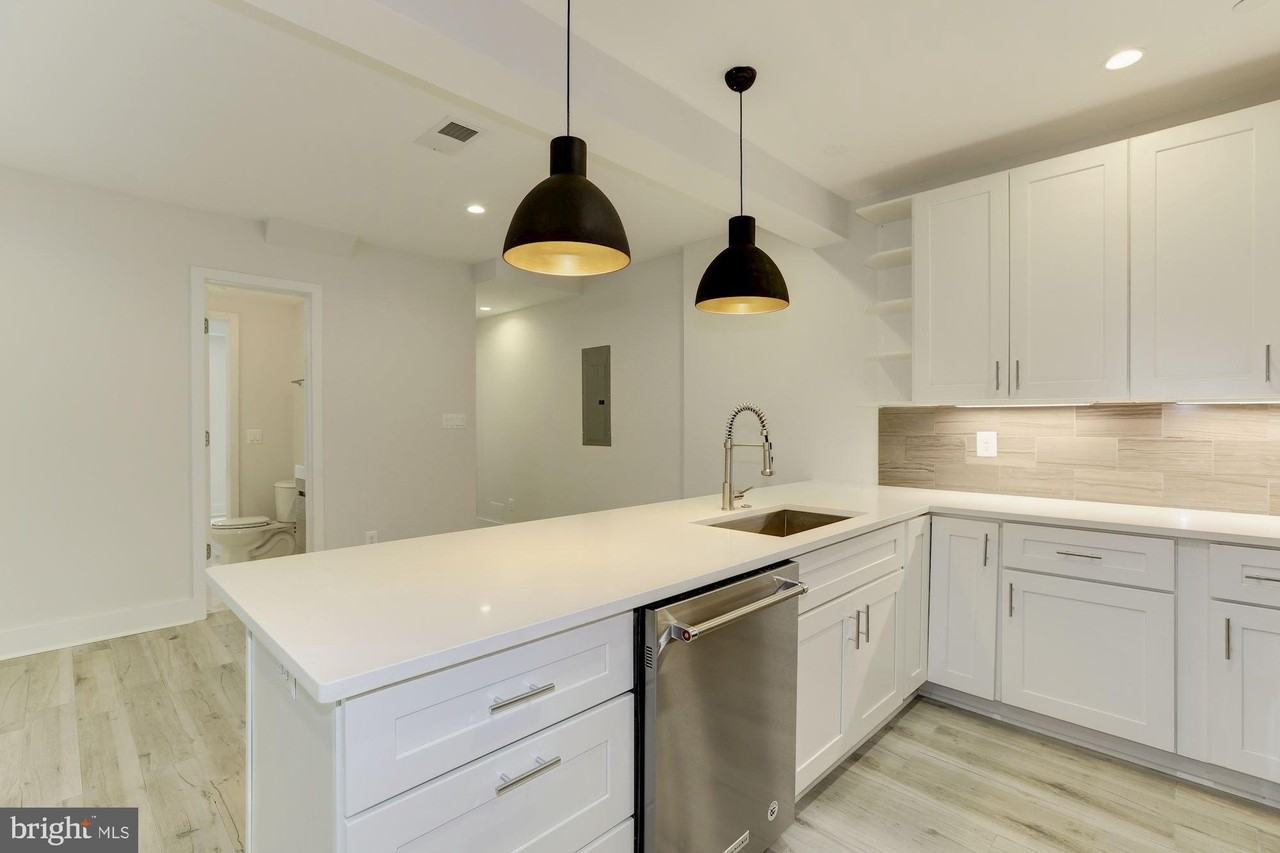 4008 Edmunds St Nw Unit 6 #6 - Photo 4 of 31