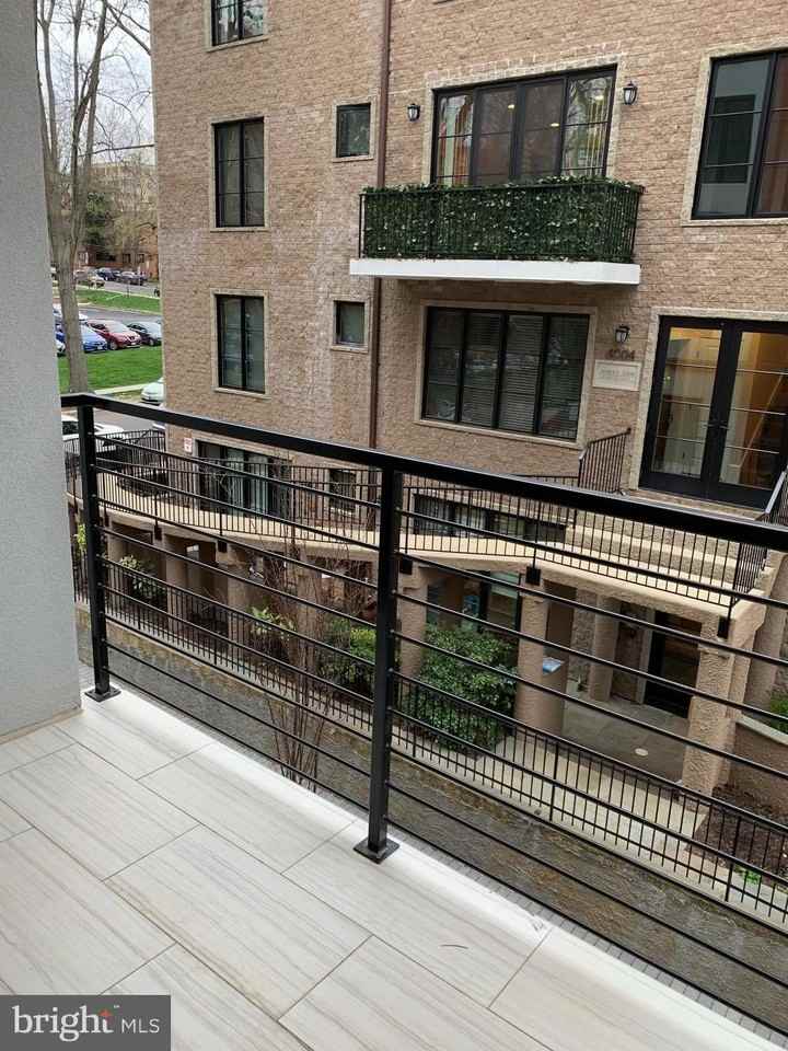 4008 Edmunds St Nw Unit 6 #6 - Photo 5 of 31