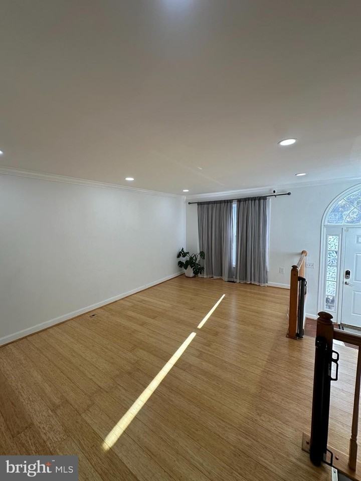 7 Drumcastle Ct - Photo 2 of 17