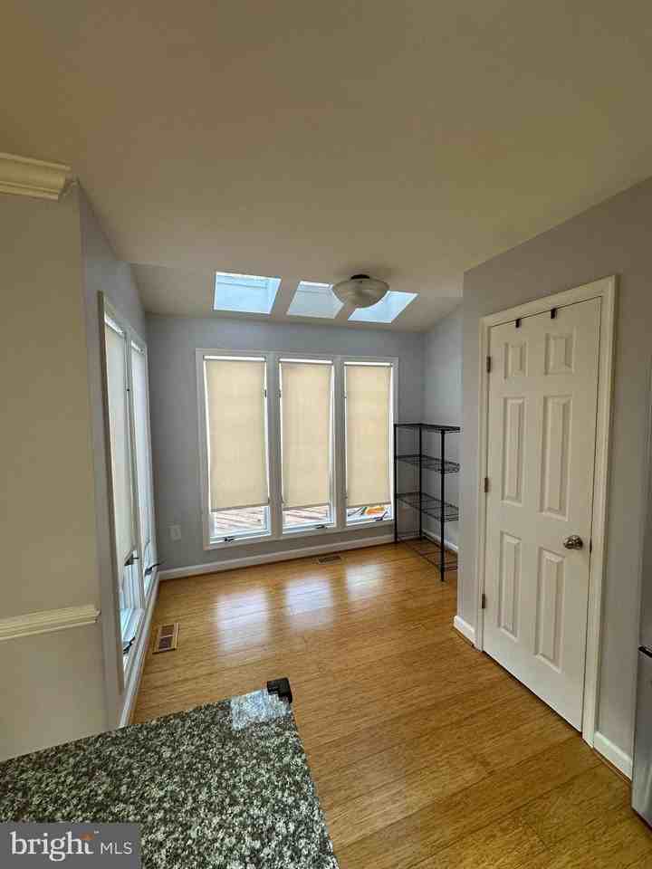 7 Drumcastle Ct - Photo 4 of 17