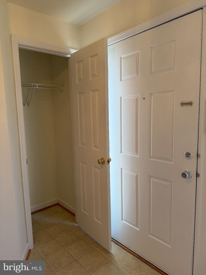 9068 Falcon Glen Ct - Photo 5 of 46