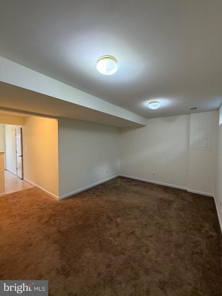 9068 Falcon Glen Ct - Photo 7 of 46