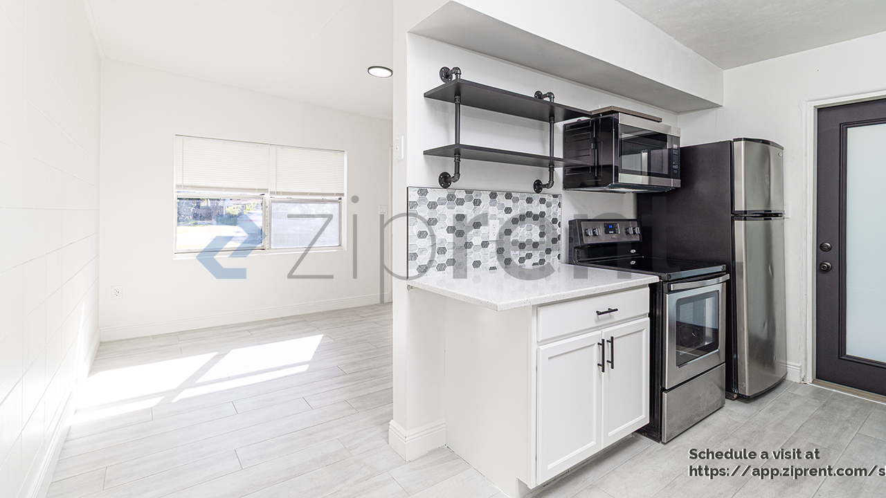 1103 East South Street #1103 - Photo 6 of 18