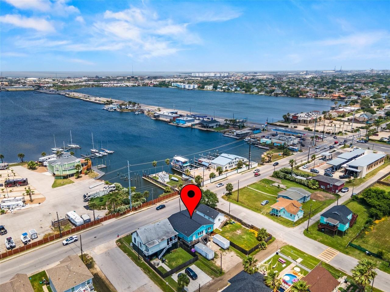 6203 Heards Lane , B - Photo 2 of 24