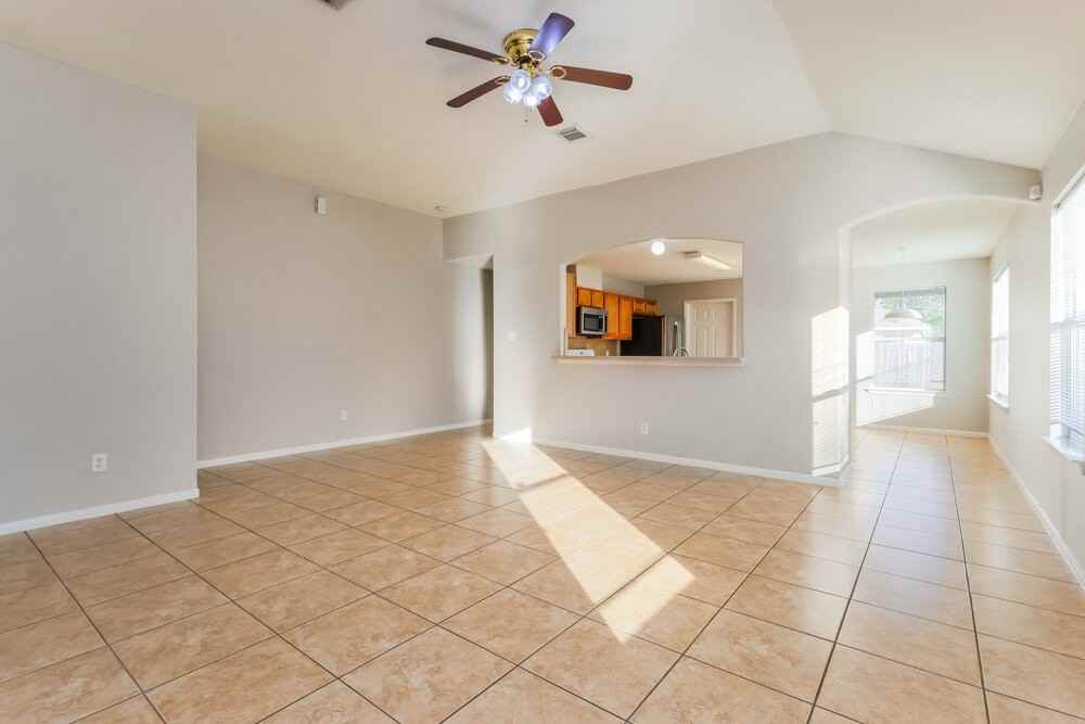 2623 Merganser Ct - Photo 3 of 16