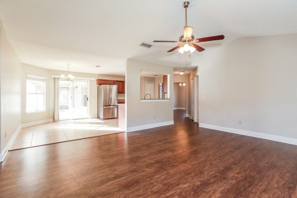 8244 International Village Dr - Photo 4 of 16