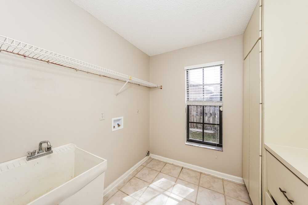 14096 Greentree Dr - Photo 7 of 16