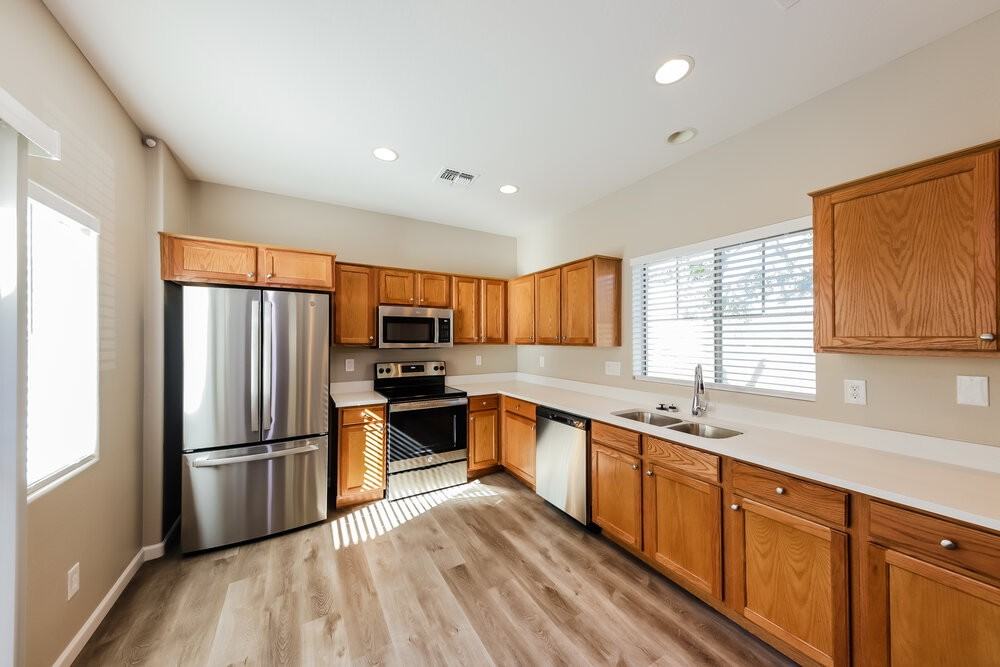 10239 W Via Del Sol - Photo 5 of 17