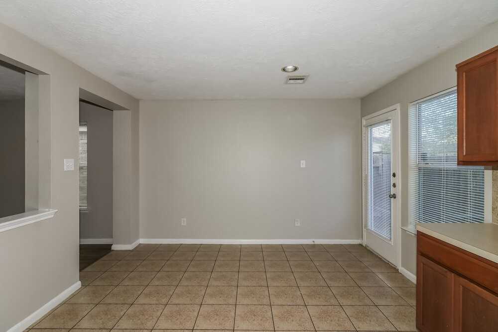 8107 Sanders Glen Lane - Photo 6 of 16