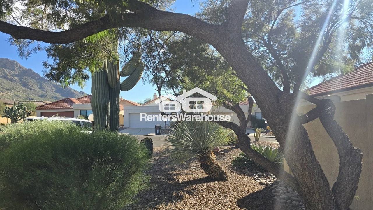 311 East Suntree Street - Photo 2 of 28