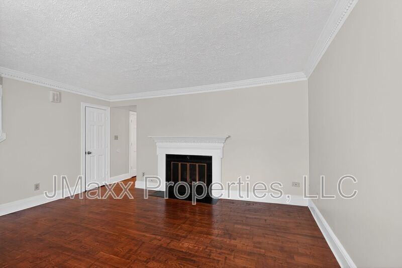 898 Chippendale Ln - Photo 3 of 18