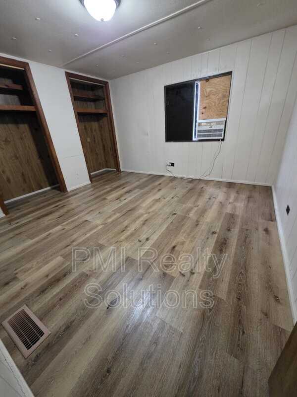 300 Elberta Ave - Photo 5 of 10
