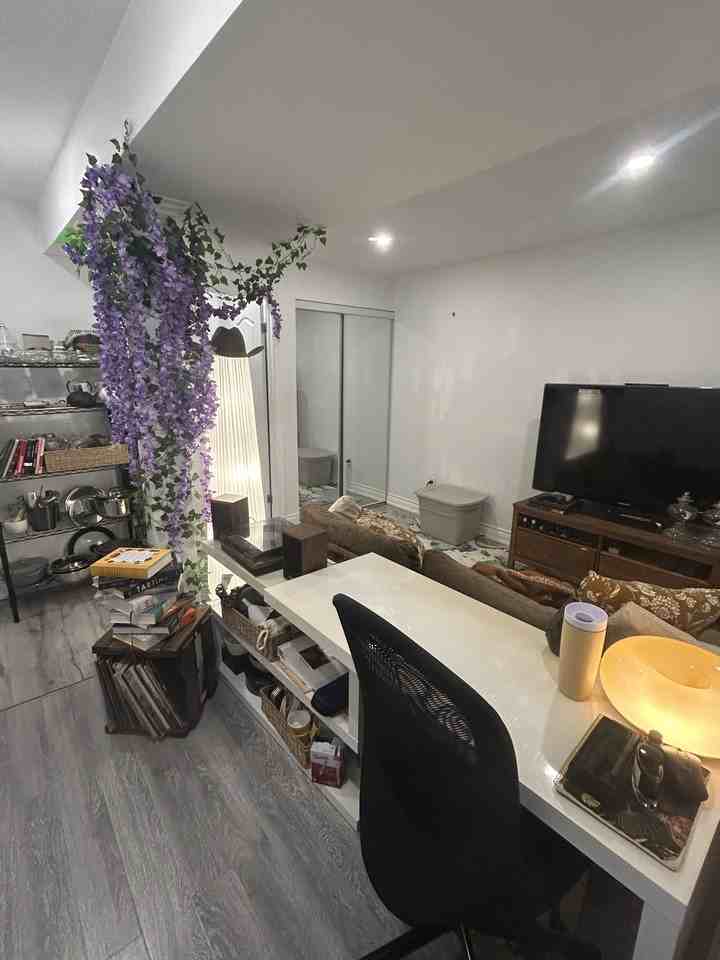 107 Sheridan Avenue - Photo 5 of 7