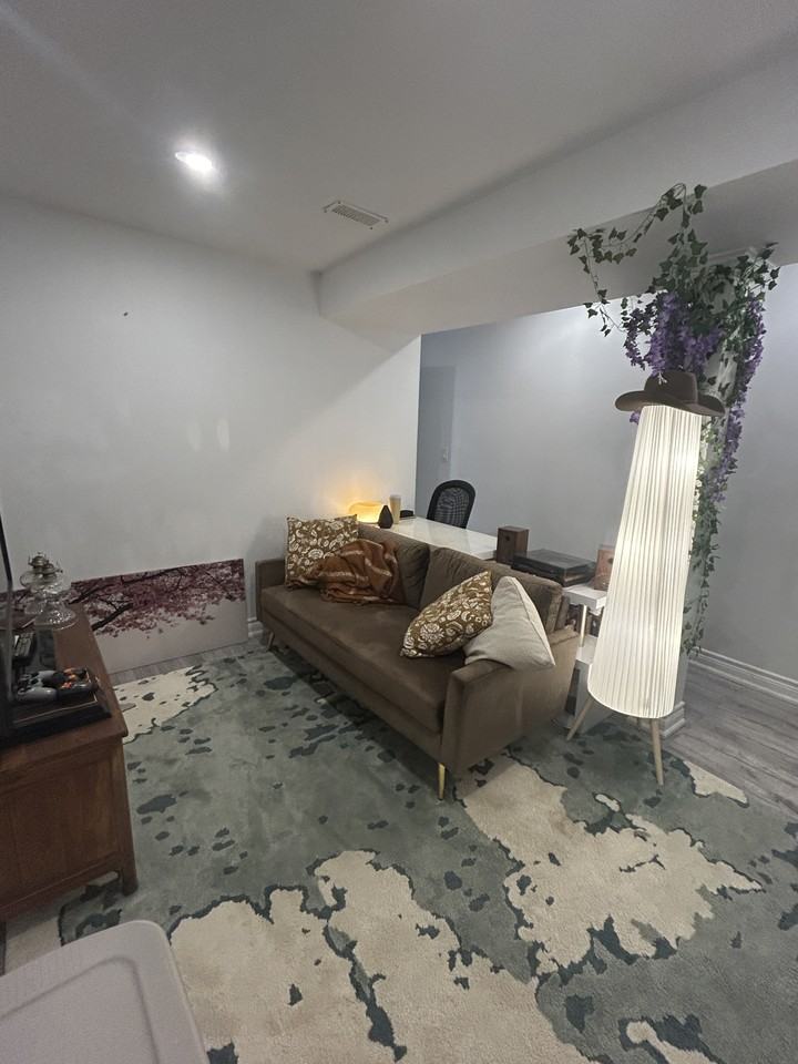 107 Sheridan Avenue - Photo 6 of 7