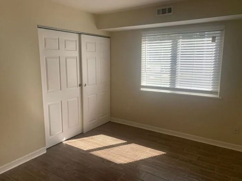 106 E Rhodes Dr - Photo 7 of 11