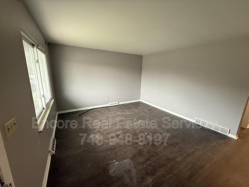1324 Fenceway Dr - Photo 2 of 9