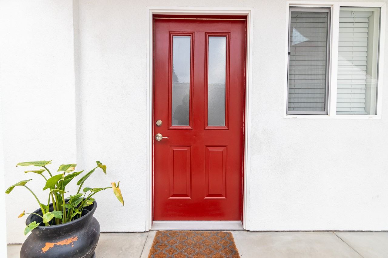 582 Douglas Street - Photo 3 of 20