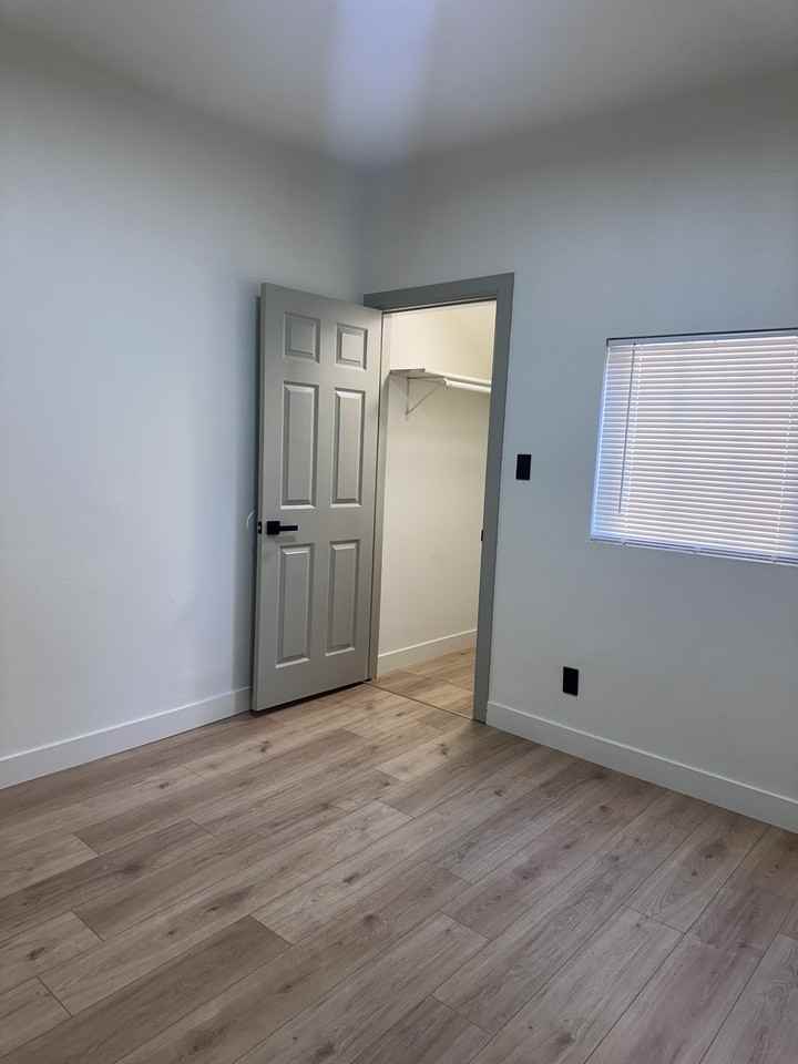 166 S Clarence St #166 - Photo 4 of 5