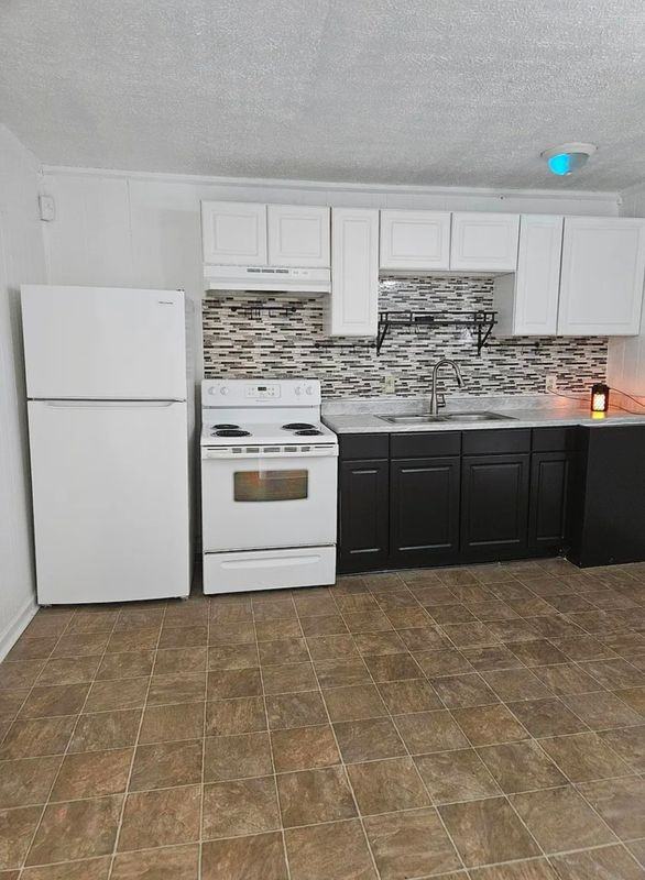 900 Shelby Ave ##3 - Photo 4 of 6