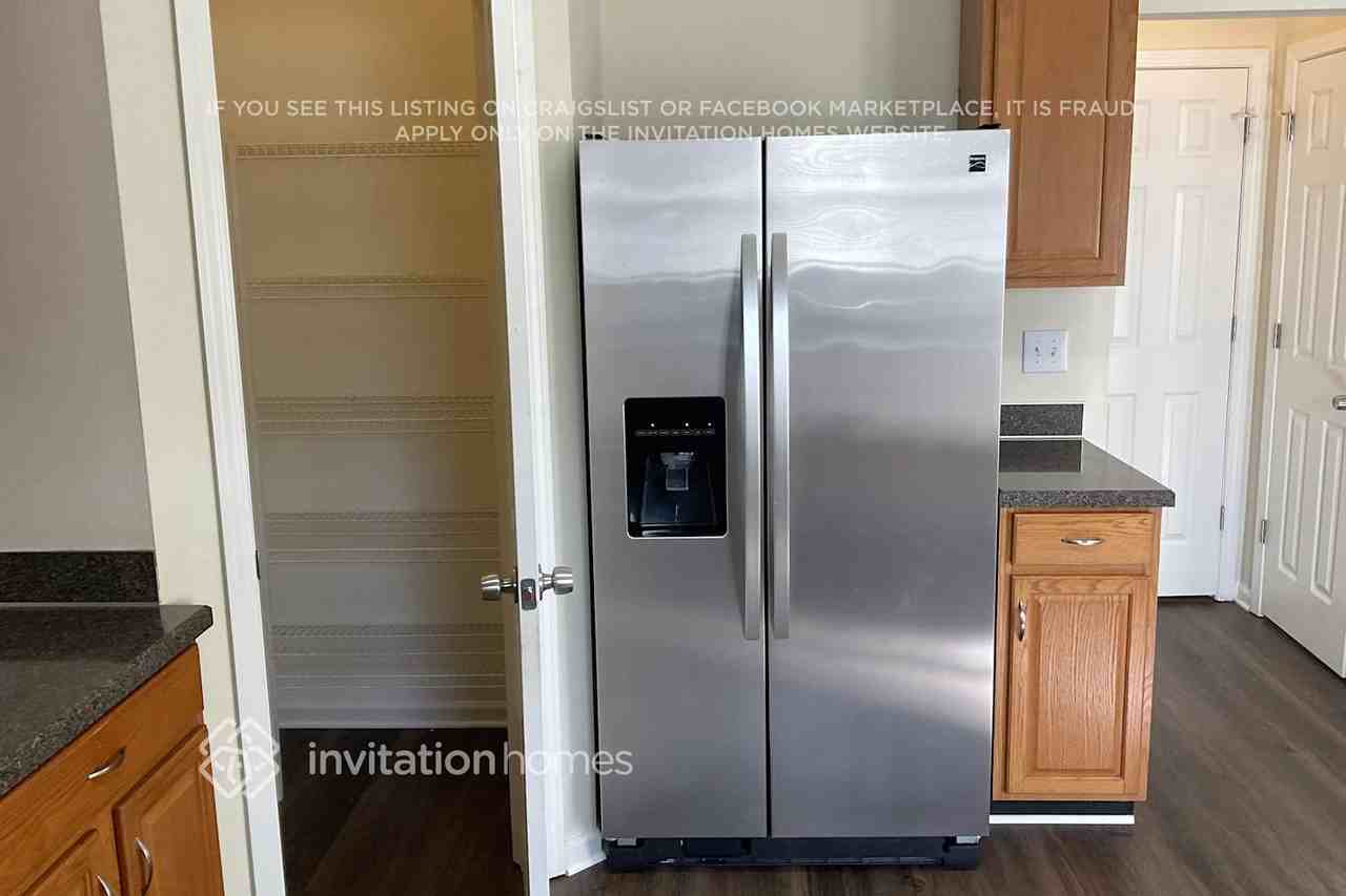 9505 Constitution Hall Dr - Photo 7 of 22