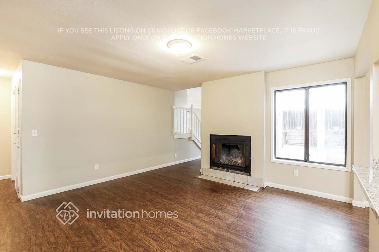 2310 Dover Way - Photo 6 of 18