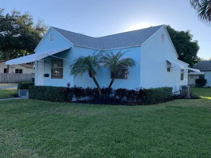 310 Sw 2nd Ave - Photo 2 of 24