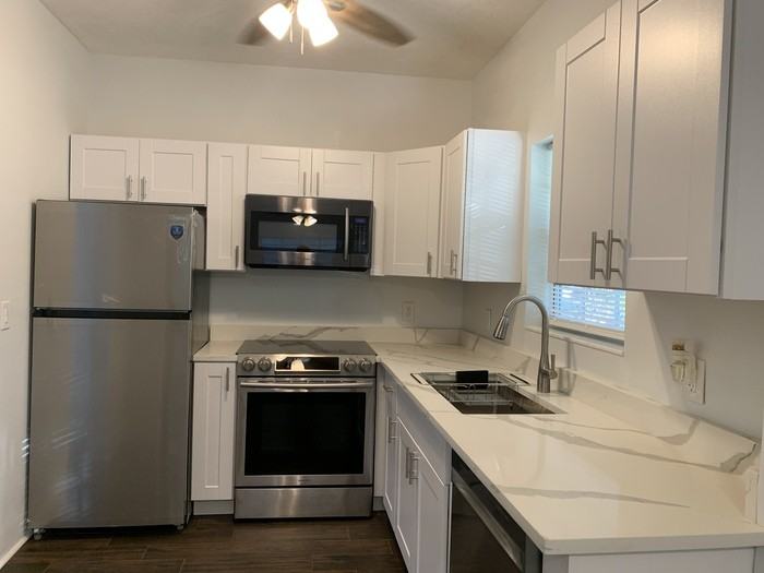 310 Sw 2nd Ave - Photo 7 of 24