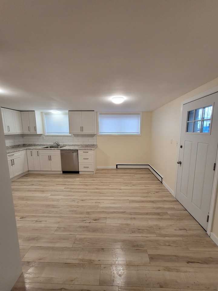 1091 Vansickle Road North - Photo 2 of 7