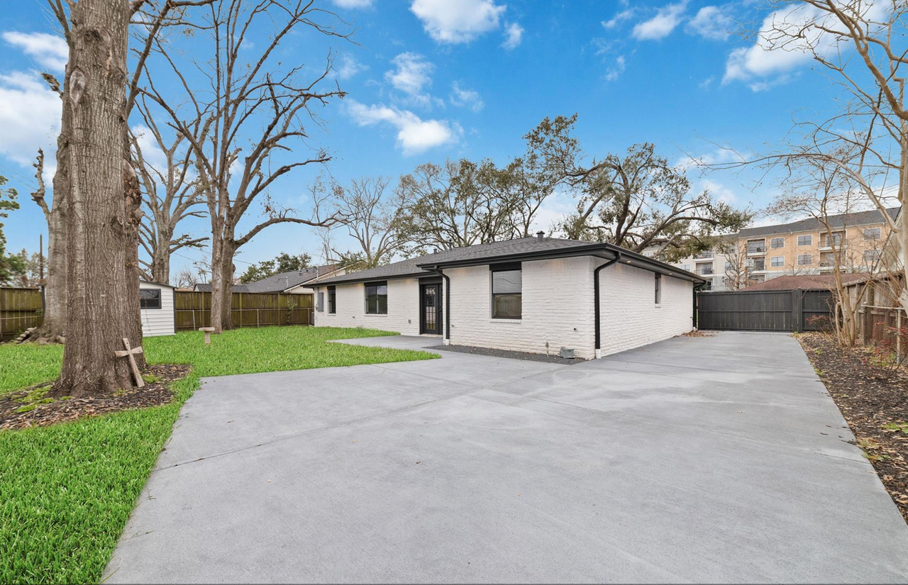 1830 Locksford St #NA - Photo 3 of 14