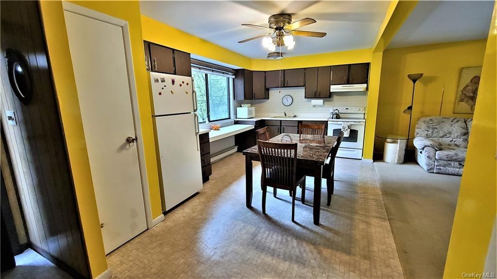 52 Medallion Rd #1 - Photo 5 of 32