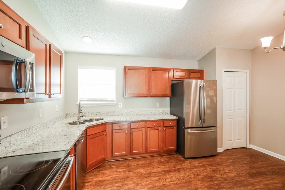 1821 Sheraton Lakes Circle - Photo 7 of 16