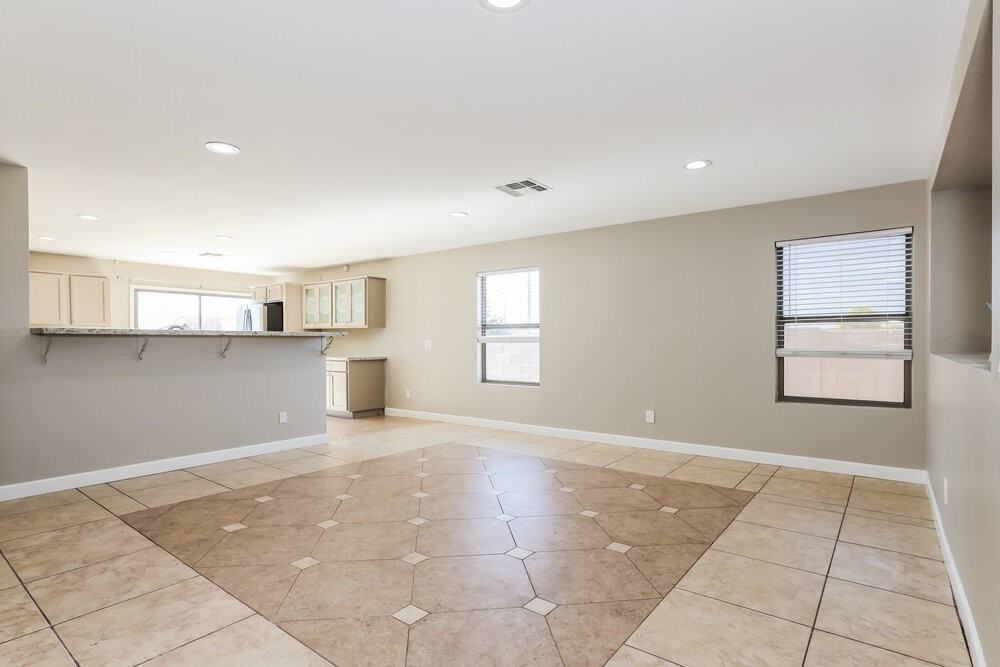 11545 W Scotts Dr - Photo 5 of 16