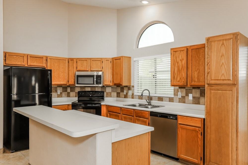 1625 E Sheffield Ave - Photo 5 of 16