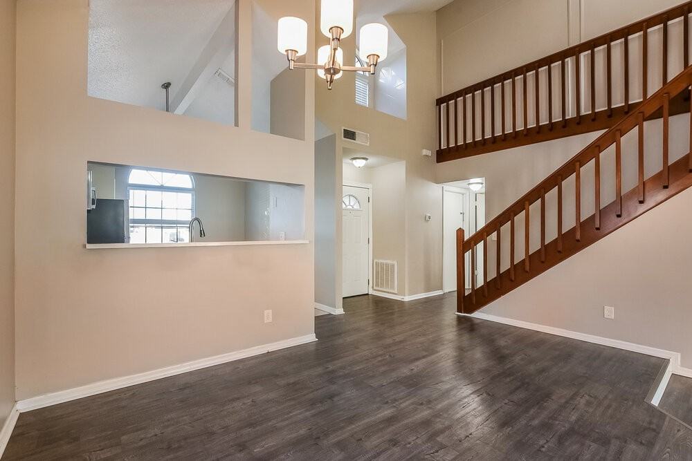 1871 Meadowgold Ln - Photo 7 of 17