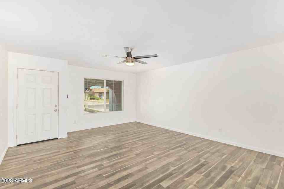 5449 West Sierra Street - Photo 3 of 19