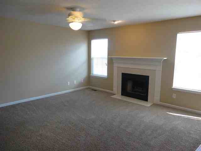 1777 Woodstock Dr - Photo 3 of 19