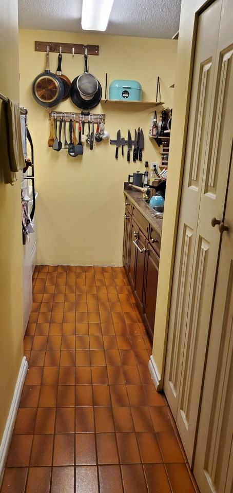 E King Edward Ave & Fraser St #201 - Photo 4 of 5