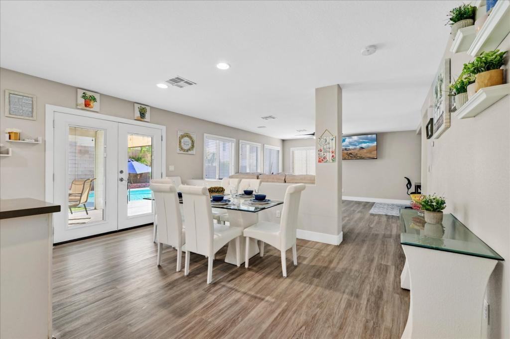 2735 Peekskill Ave - Photo 4 of 35