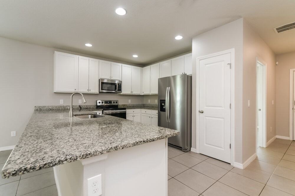 370 Colonade Ct - Photo 7 of 16