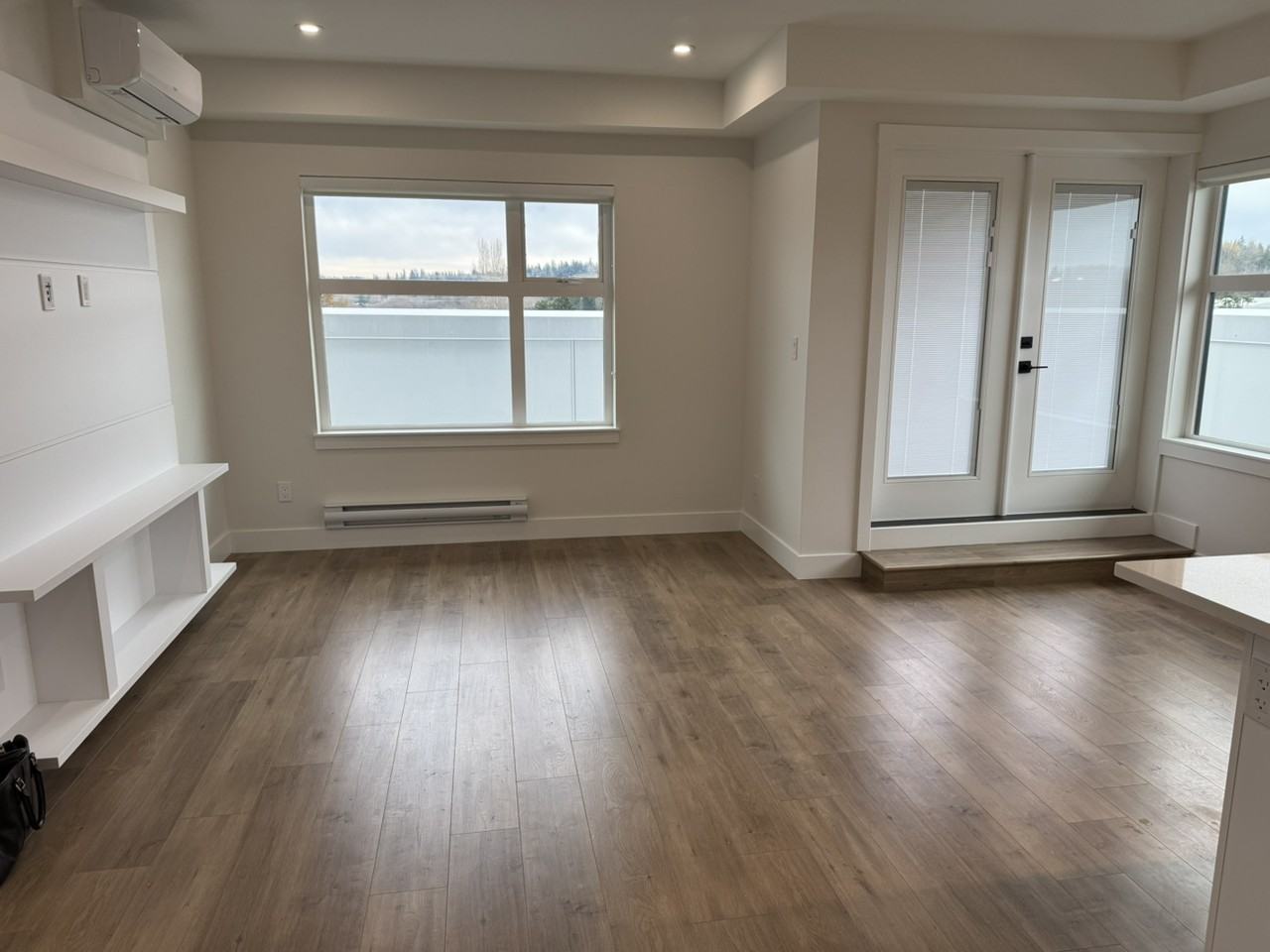 163 175A St - Photo 6 of 12