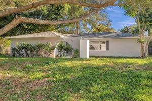 featured image of 1995 Meadow Dr