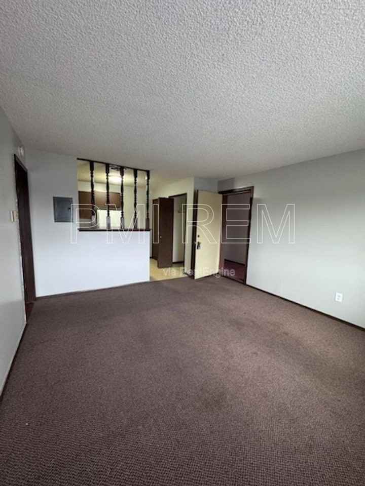 1560 20th St #9 - Photo 6 of 10