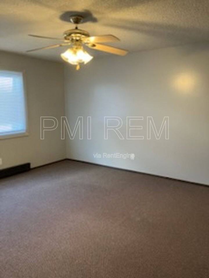 1560 20th St #9 - Photo 7 of 10